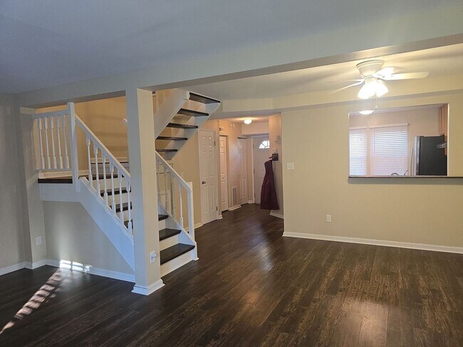 Building Photo - 1/2 off the first month!!