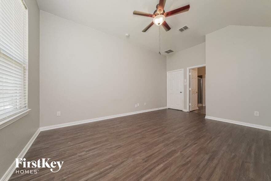 Building Photo - 1521 Toucan Dr
