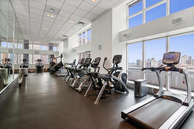 Building Photo - 350 W 42nd St