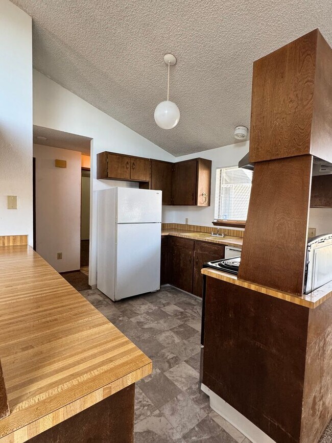 Building Photo - W801