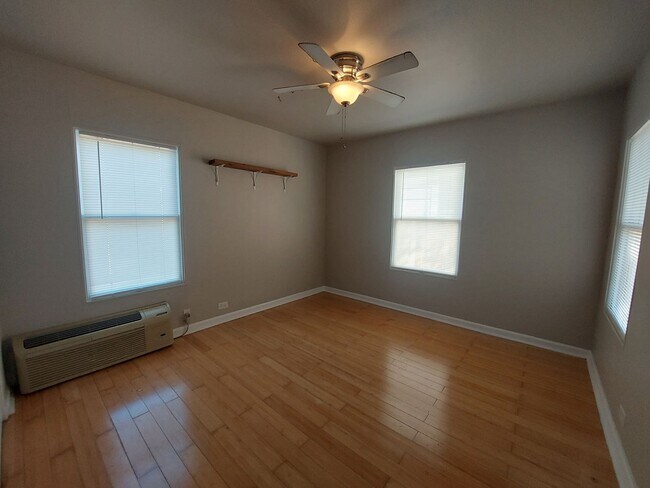 Building Photo - 455 Eleanor Ave