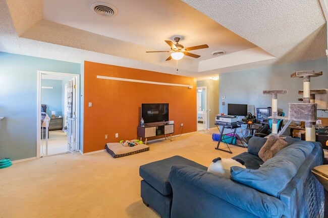 Building Photo - Beautiful 3 Bedroom/2 Bath Home