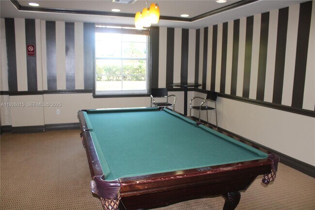 Building Photo - 520 SE 5 Ave