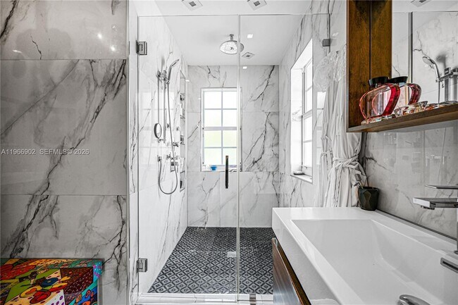 Building Photo - 11304 NW 66th St