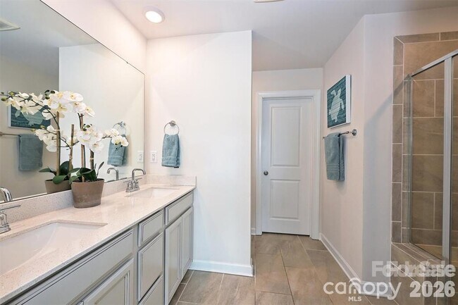 Building Photo - 2410 Arbor Loop Dr