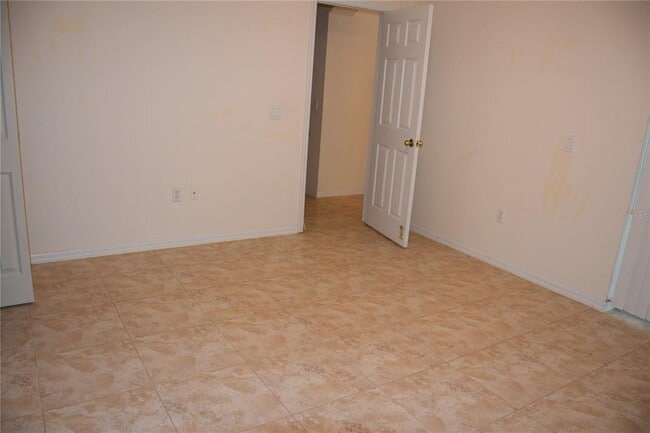 Building Photo - 2393 Paulette Dr