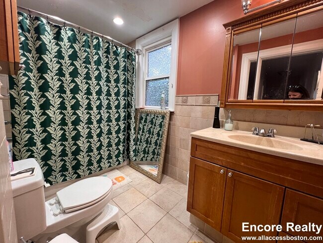 Building Photo - 9 Kenwood St