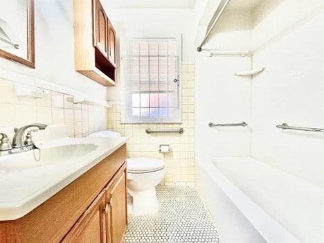 Building Photo - 20211 Gilchrist St