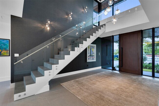 Building Photo - 1730 SE 13th St