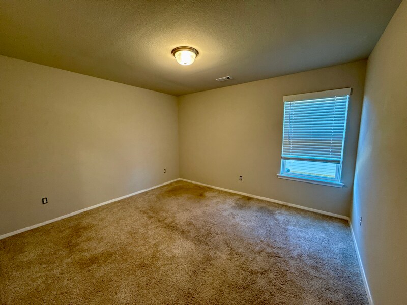 Building Photo - 530 Woodcreek Lp