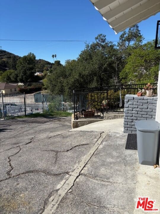 Building Photo - 9736 Tujunga Canyon Pl