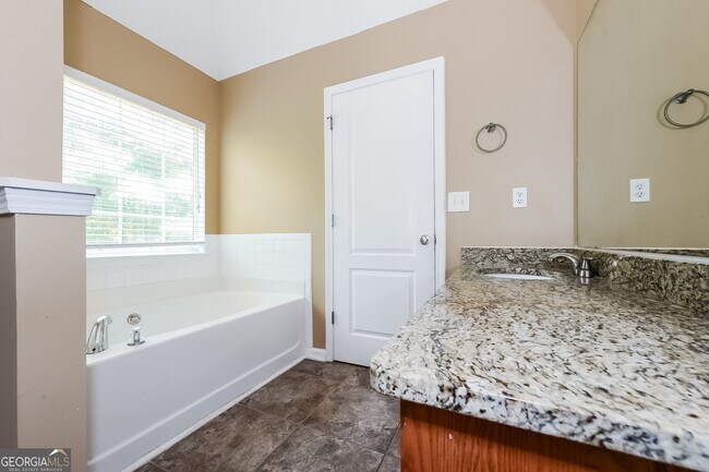 Building Photo - 2492 Brighton Trail