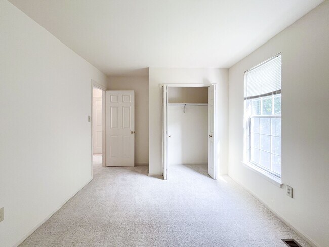Building Photo - 15412 Overlea Ct