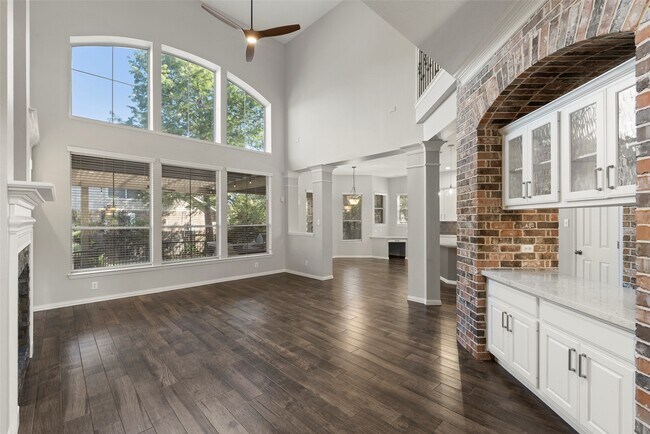 Building Photo - 118 Cezanne Woods Dr