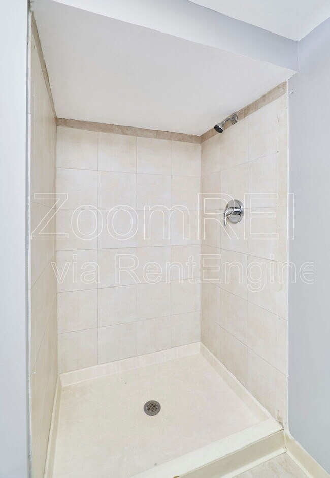Building Photo - 2700 Steeplechase Ln
