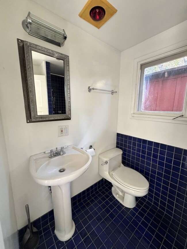 Building Photo - Charming 2 Bedroom Ojai Home with All Utilities Included