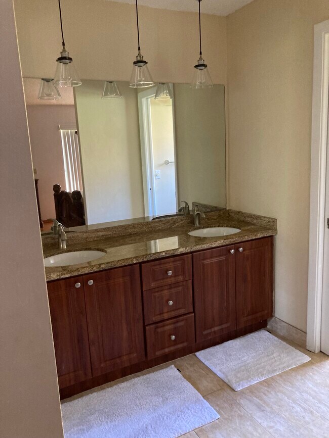 Vanity Master bathroom - 6224 NW 180th Terrace
