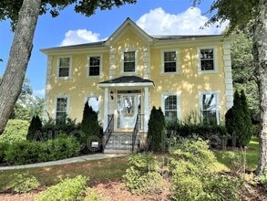 Building Photo - 2470 Valentines Ct