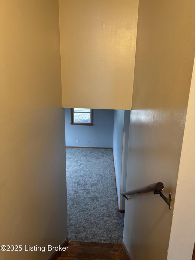 Building Photo - 4019 Lomond Dr