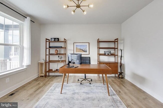 Building Photo - 3897 Hillview Ct