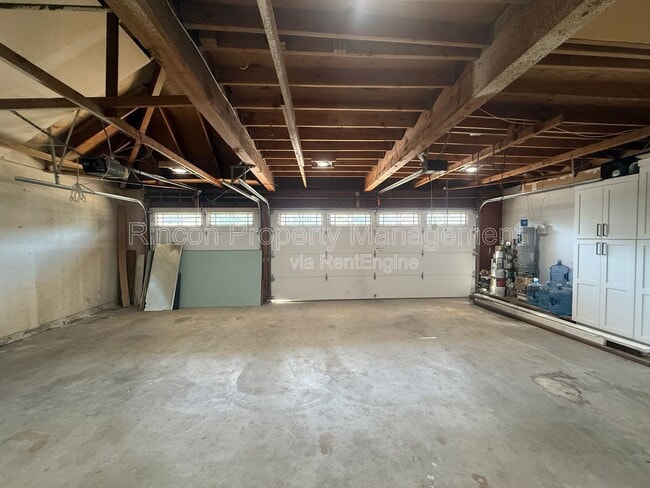 Building Photo - 911 Rawhide Pl