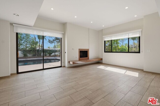 Building Photo - 2408 Venus Dr