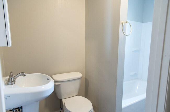 Building Photo - 332 Hamilton St