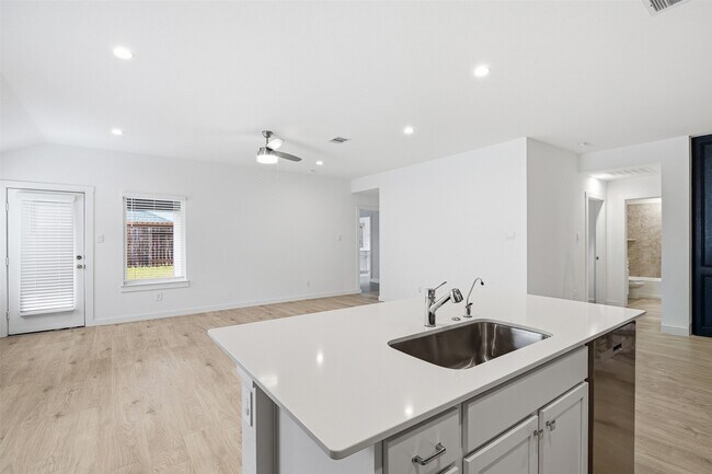 Building Photo - 31814 Hallington Hl Ln