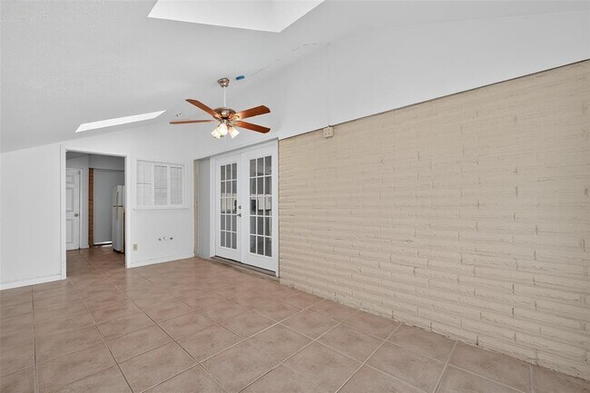 Building Photo - 23223 Naples Dr