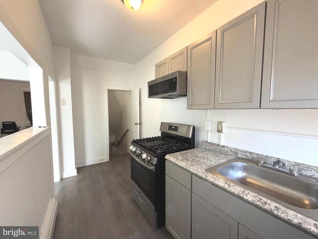 Building Photo - 5756 Hunter St