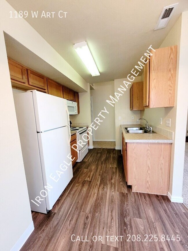 Building Photo - 1189 W Art Ct