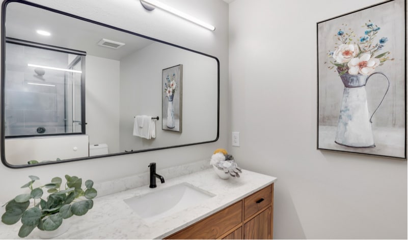 Building Photo - 2541 Lynnwood Ave NE