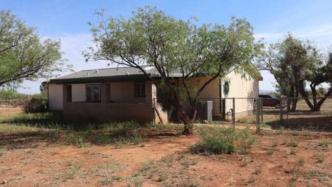 Building Photo - 6206 S Ranch Rd