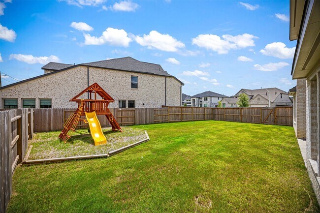 Building Photo - 29024 Red Lp Dr