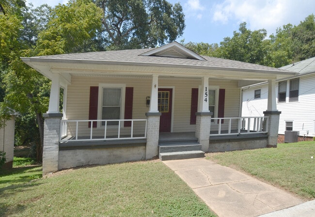 Building Photo - 2-Bed 2 bath | 5 Minutes to Downtown (1/2 mo offer -see below) Yard wk included