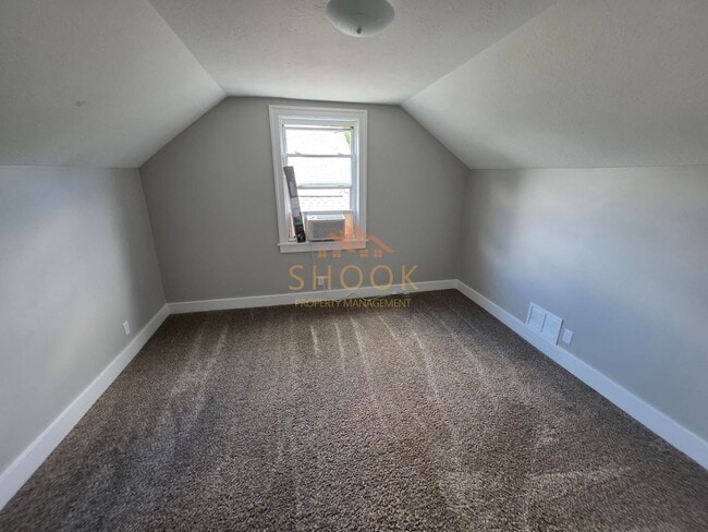 Building Photo - 205/207 S 6th St