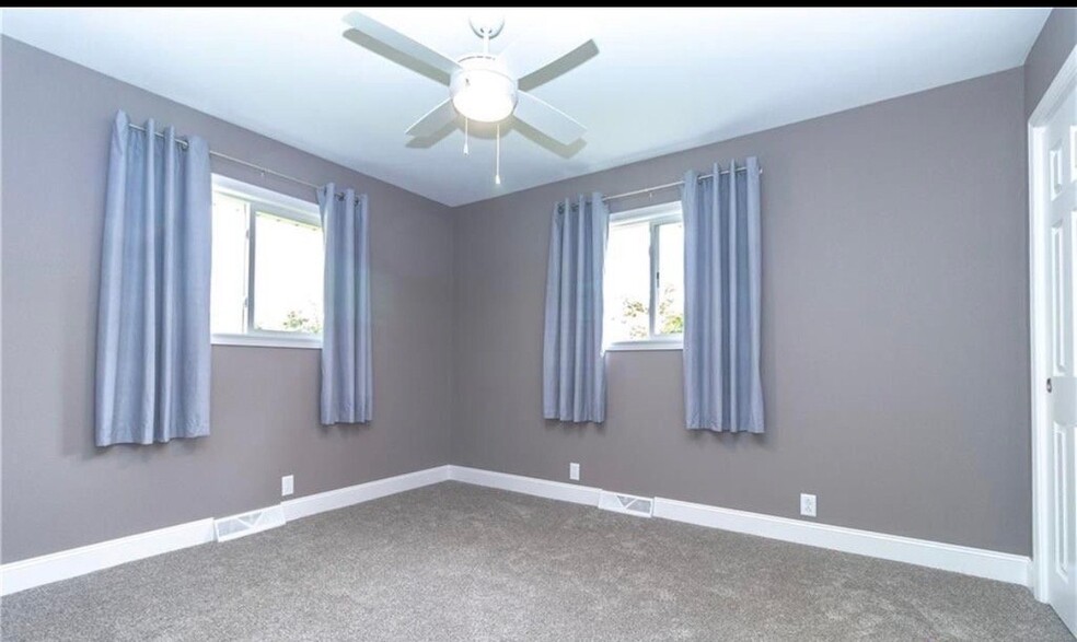 Building Photo - 915 Rimer Dr