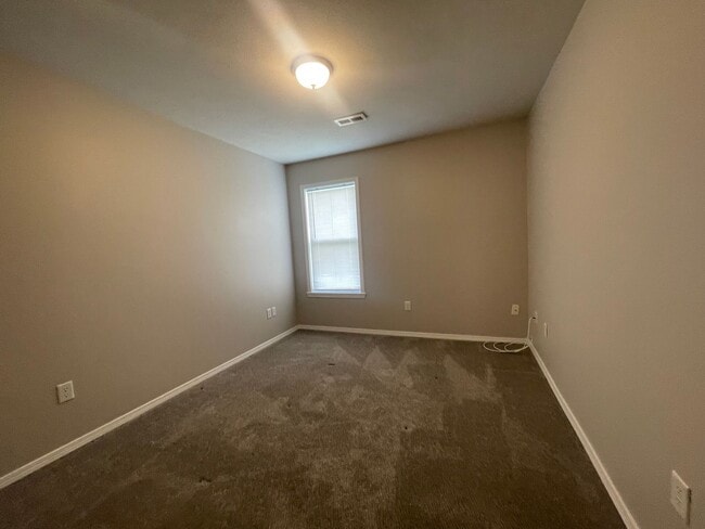 Building Photo - Newly Updated 3 Bedroom Patio Home with 2 Car Garage