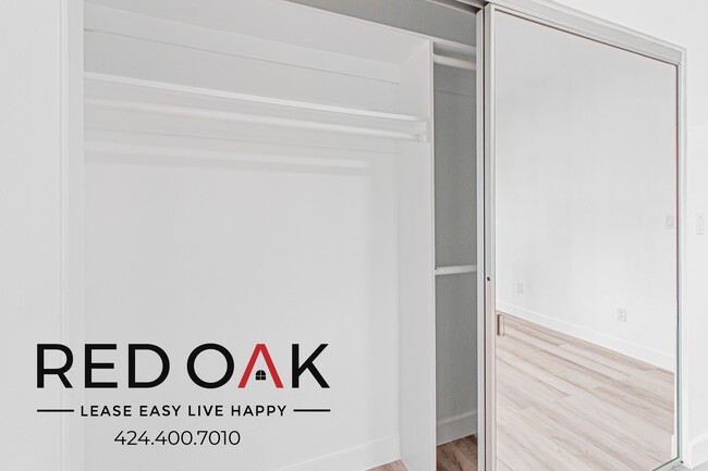 Building Photo - 901 S Ardmore Ave