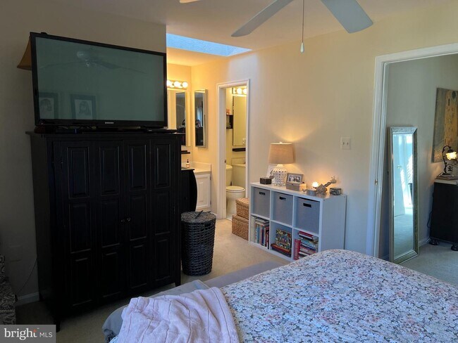 Building Photo - 37 Carriage House Cir