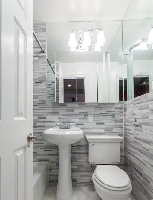 Building Photo - 382 E 10th St