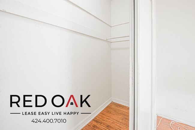 Building Photo - 302 Alexandria Ave