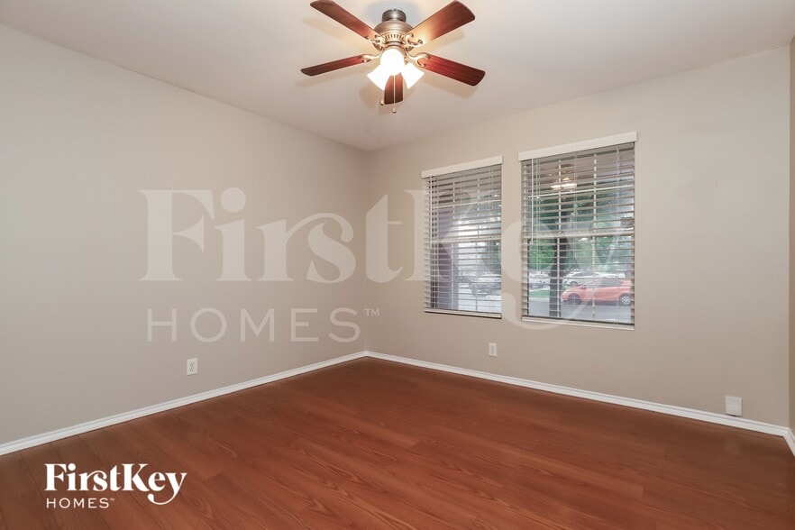 Building Photo - 172 Texas Mulberry