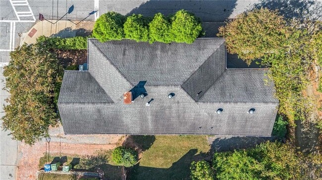 Building Photo - 288 Augusta Ave SE