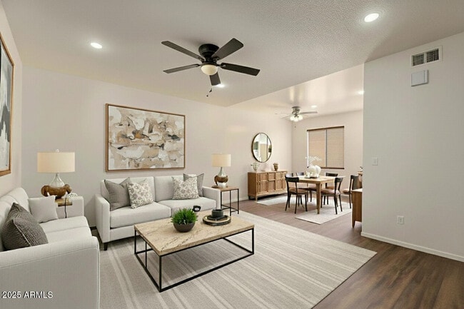 Primary Photo - 936 N Revere