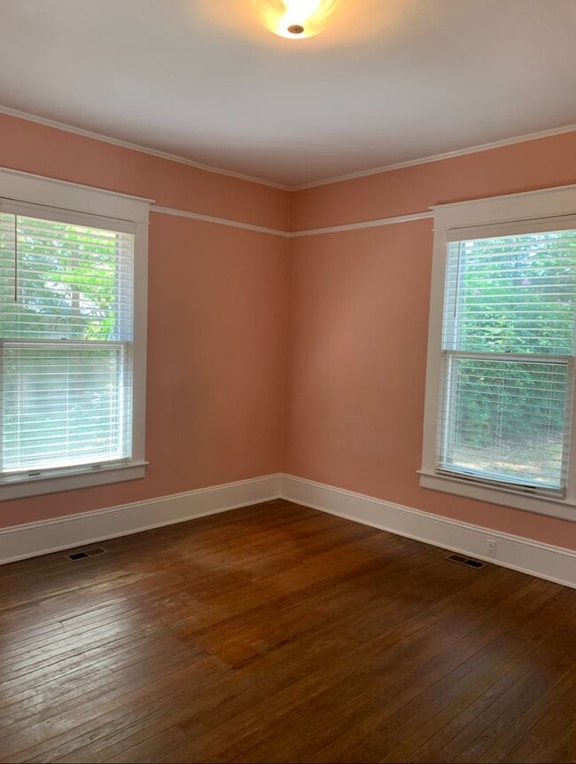 Building Photo - 110 N Hilliard St