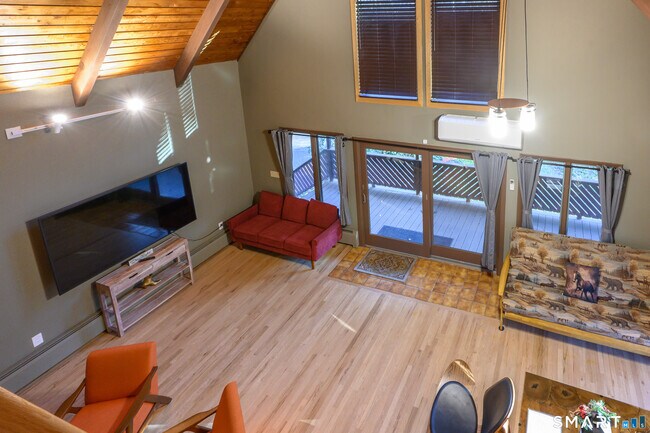 Building Photo - 7 Candleview Dr