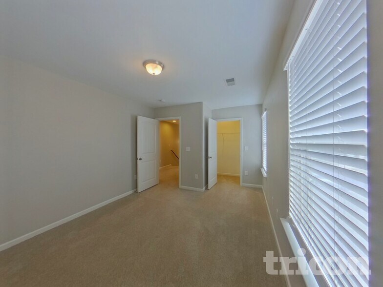 Building Photo - 618 Grantleigh Dr