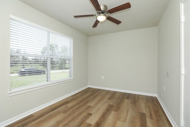 Building Photo - 2 bed / 1 bath home in Waller County. Move...