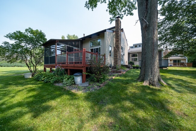 Building Photo - 3477 Pilgrim Ln N